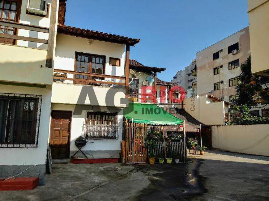 Foto 1 de Casa de Condomínio com 2 Quartos à venda, 63m² em Taquara, Rio de Janeiro
