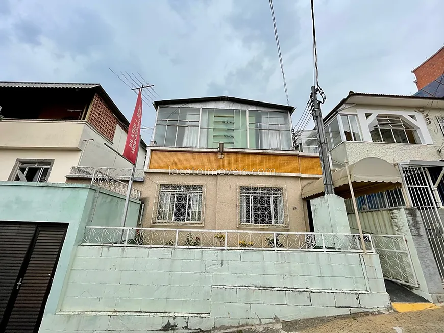 Foto 1 de Casa com 5 Quartos à venda, 650m² em São Mateus, Juiz de Fora