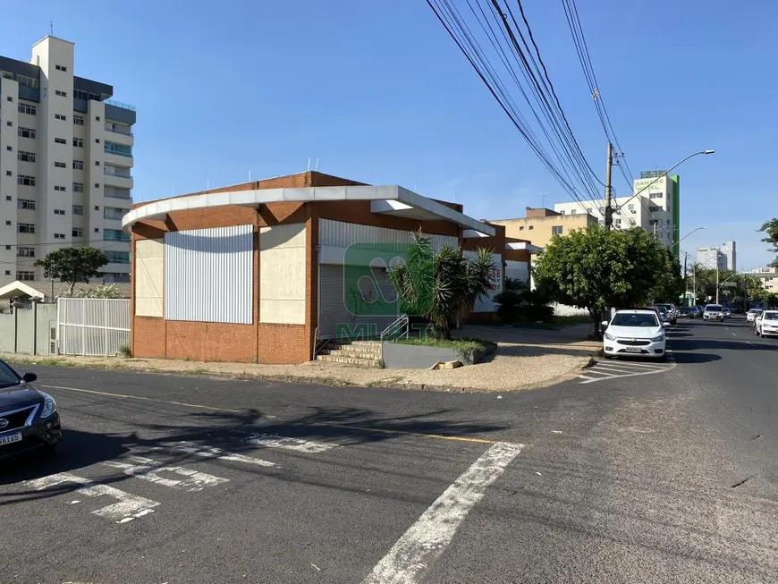 Foto 1 de Ponto Comercial com 1 Quarto para alugar, 378m² em Saraiva, Uberlândia