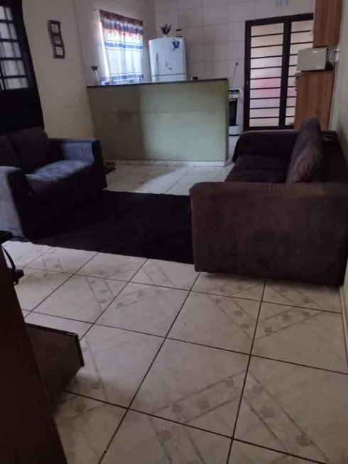 Foto 1 de Casa com 2 Quartos à venda, 60m² em Vila Olimpia, Taubaté