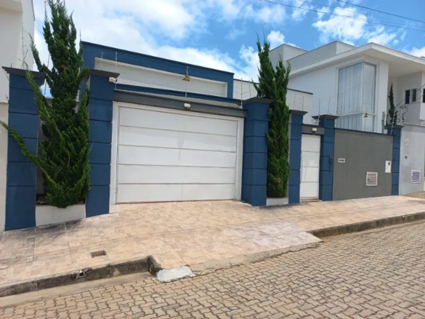 Foto 1 de Casa com 3 Quartos à venda, 178m² em Pousada dos Campos III, Pouso Alegre