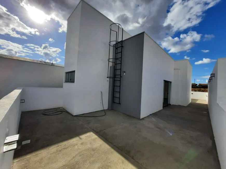 Foto 1 de Casa com 2 Quartos à venda, 193m² em Custódio Pereira, Uberlândia