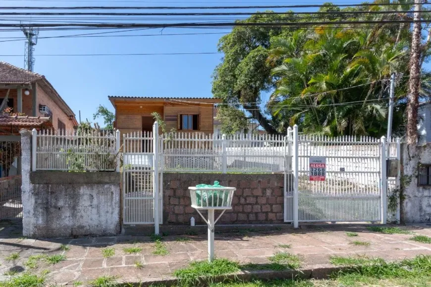 Foto 1 de Casa com 2 Quartos à venda, 53m² em Espiríto Santo, Porto Alegre