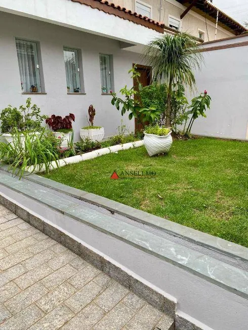 Foto 1 de Casa com 3 Quartos à venda, 264m² em Jardim São Caetano, São Caetano do Sul