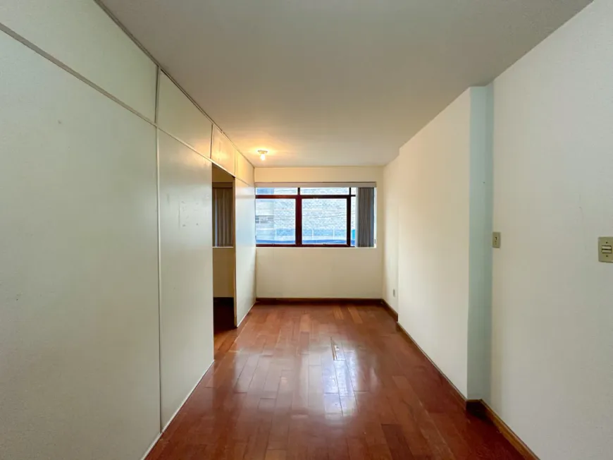 Foto 1 de Kitnet com 1 Quarto à venda, 45m² em Centro, Juiz de Fora