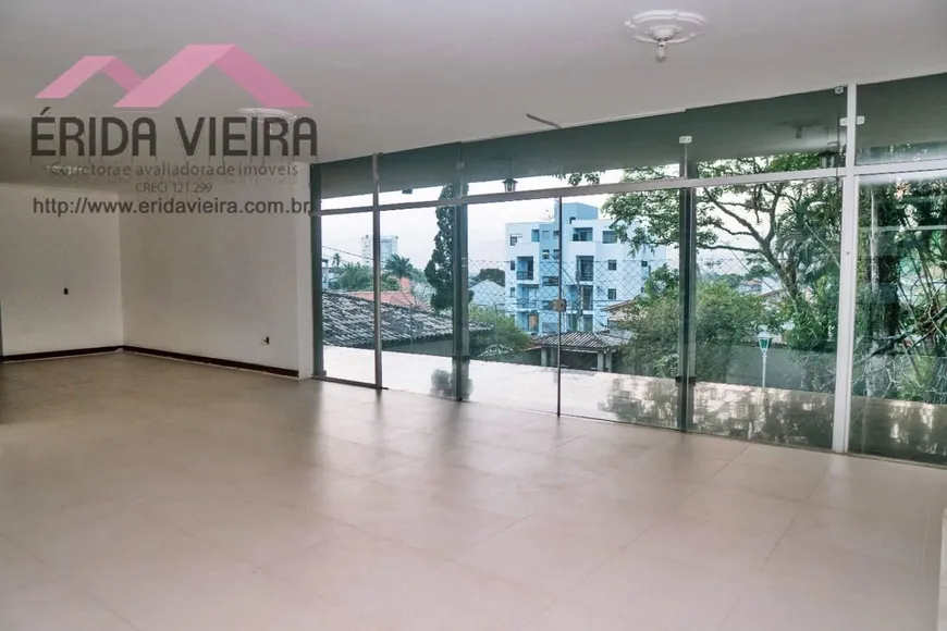 Foto 1 de Casa com 4 Quartos à venda, 1760m² em Centro, Pindamonhangaba