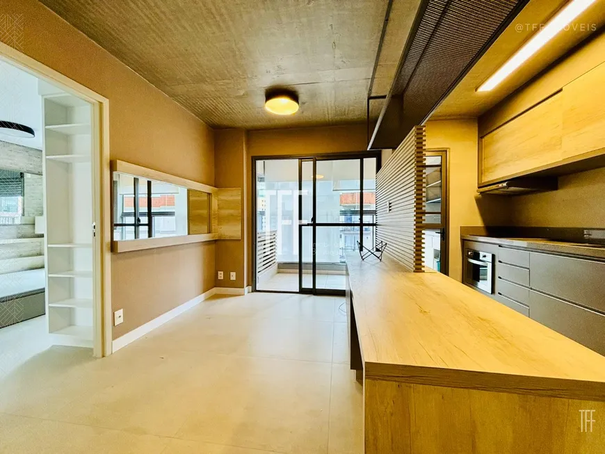 Foto 1 de Apartamento com 1 Quarto para alugar, 40m² em Cambuí, Campinas