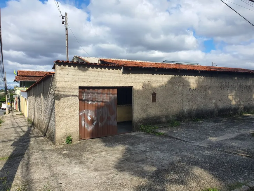 Foto 1 de Casa com 3 Quartos à venda, 200m² em Pedra Azul, Contagem