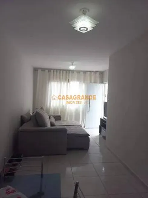 Foto 1 de Casa com 2 Quartos para alugar, 70m² em Jardim Santa Júlia, São José dos Campos