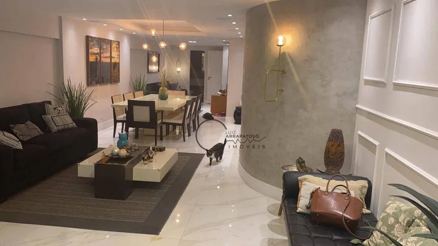 Foto 1 de Apartamento com 4 Quartos à venda, 225m² em Icaraí, Niterói