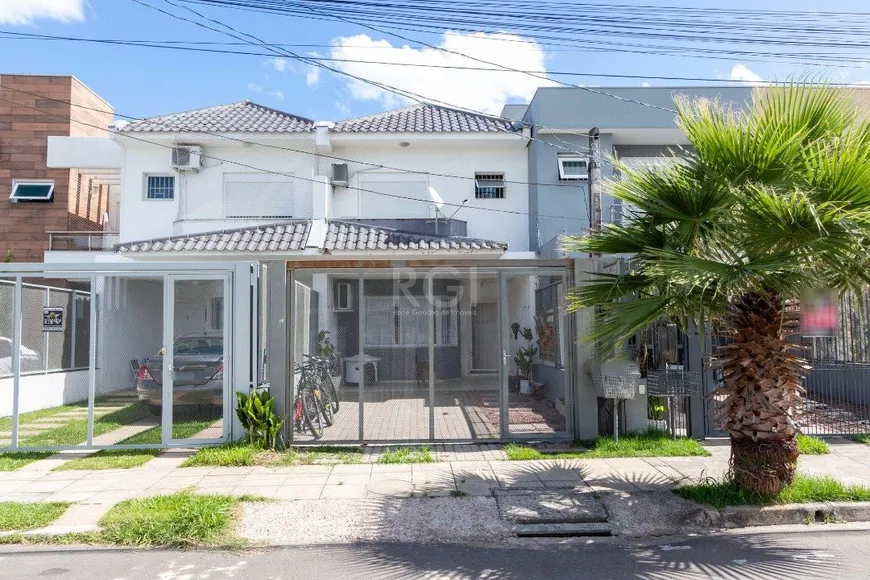 Foto 1 de Casa com 3 Quartos à venda, 116m² em Hípica, Porto Alegre