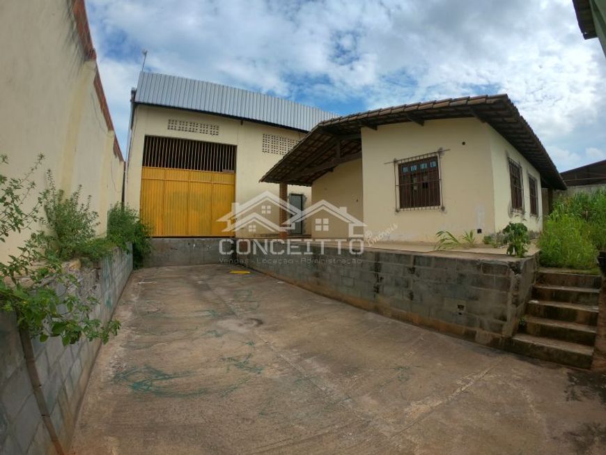 Foto 1 de Galpão/Depósito/Armazém com 2 Quartos para alugar, 600m² em Recreio Ipitanga, Lauro de Freitas