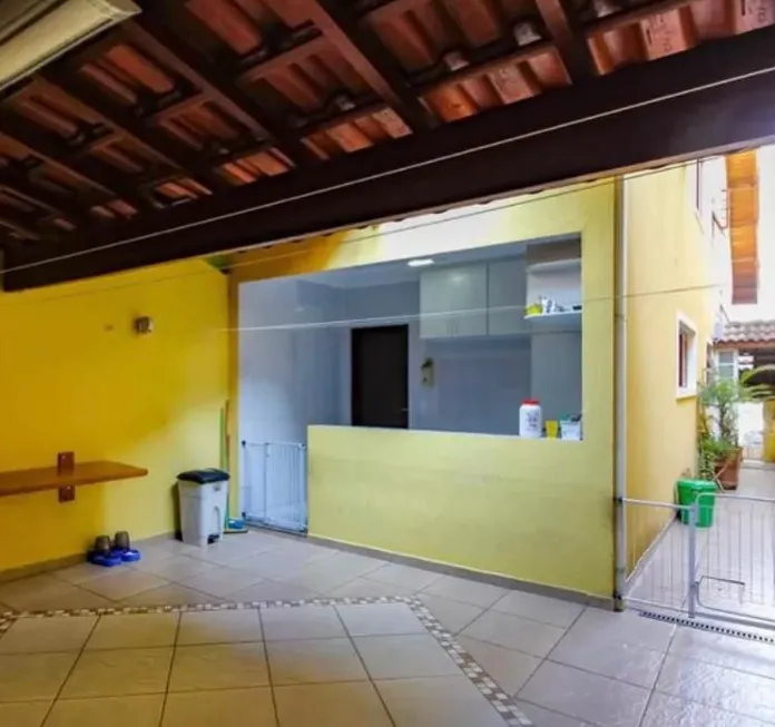 Foto 1 de Sobrado com 4 Quartos à venda, 244m² em Vila Alianca, Guarulhos