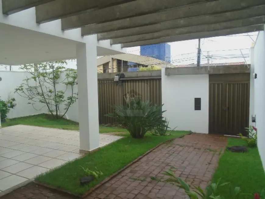 Foto 1 de Sobrado com 4 Quartos à venda, 360m² em Lidice, Uberlândia