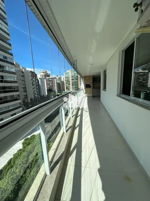 Foto 1 de Apartamento com 3 Quartos à venda, 115m² em Praia da Costa, Vila Velha