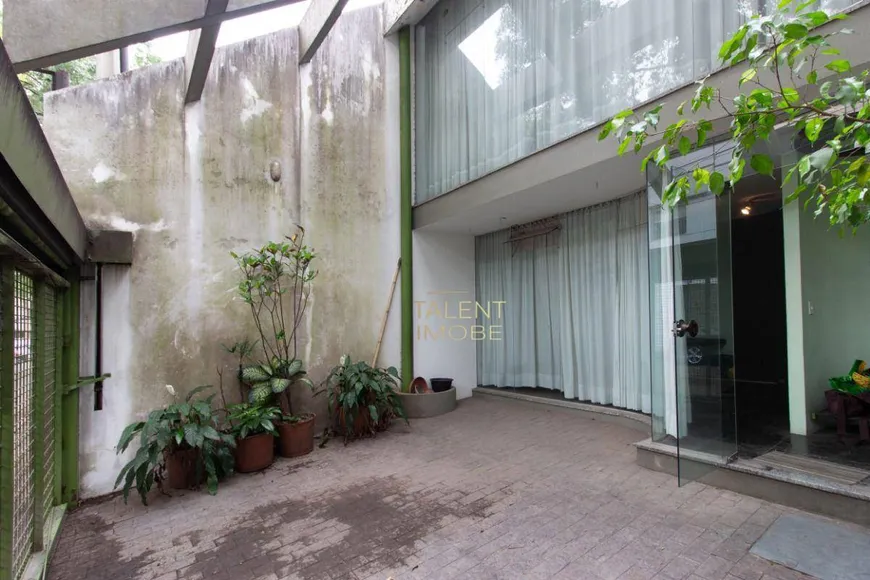 Foto 1 de Imóvel Comercial com 3 Quartos para venda ou aluguel, 200m² em Moema, São Paulo