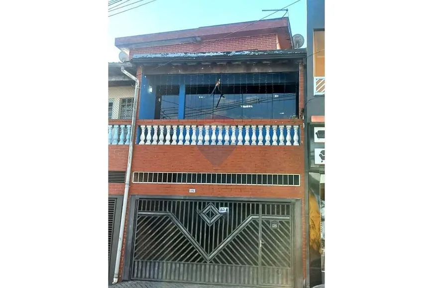 Foto 1 de Sobrado com 3 Quartos à venda, 234m² em Vila Assis Brasil, Mauá