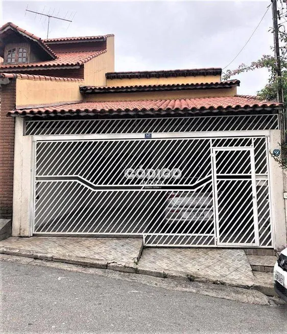 Foto 1 de Casa com 3 Quartos à venda, 200m² em Jardim São Roberto, Guarulhos