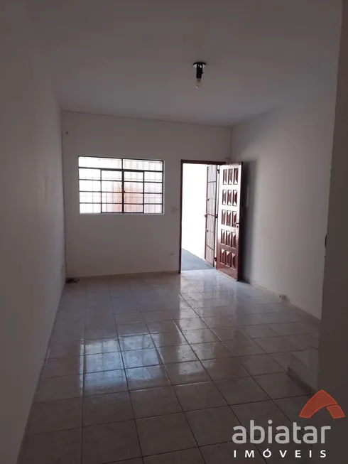 Foto 1 de Casa com 2 Quartos à venda, 77m² em Arraial Paulista, Taboão da Serra