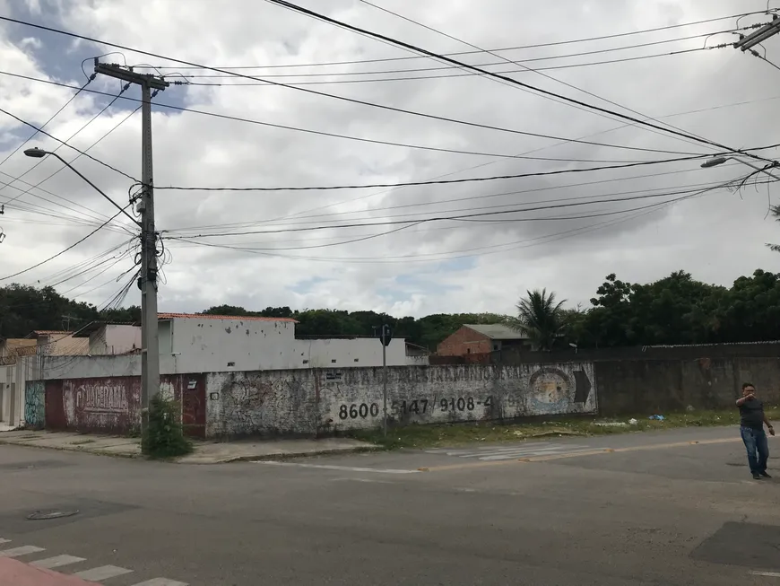 Foto 1 de Lote/Terreno para alugar, 841m² em Engenheiro Luciano Cavalcante, Fortaleza