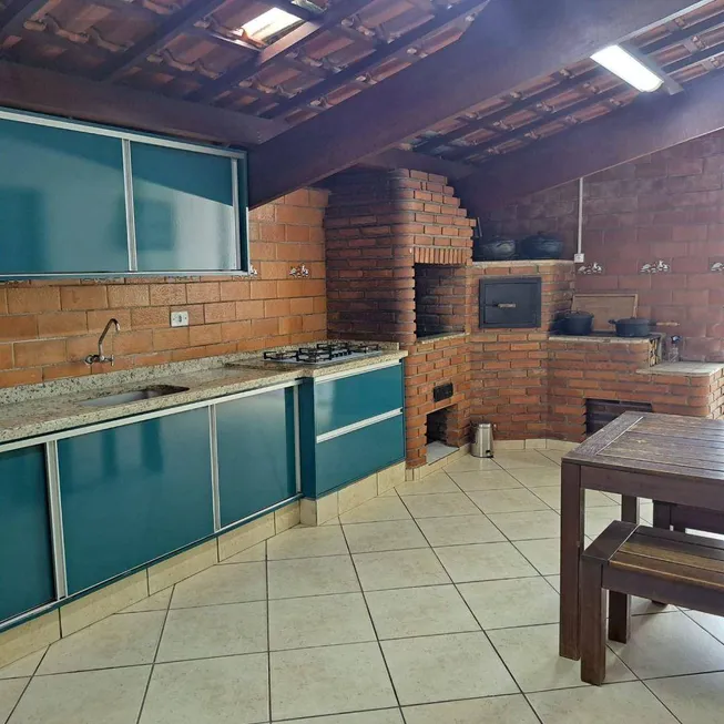 Foto 1 de Casa com 5 Quartos à venda, 220m² em Centro, Mogi das Cruzes