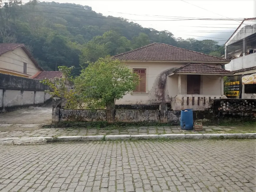 Foto 1 de Casa com 3 Quartos à venda, 1400m² em Pau Grande, Magé