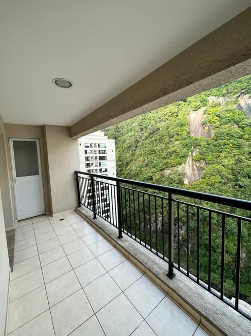 Foto 1 de Apartamento com 3 Quartos à venda, 84m² em Marapé, Santos