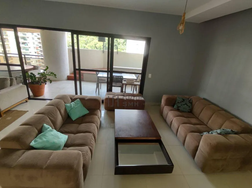 Foto 1 de Apartamento com 3 Quartos à venda, 195m² em Praia das Pitangueiras, Guarujá