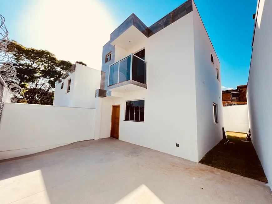 Foto 1 de Casa com 3 Quartos à venda, 176m² em Céu Azul, Belo Horizonte