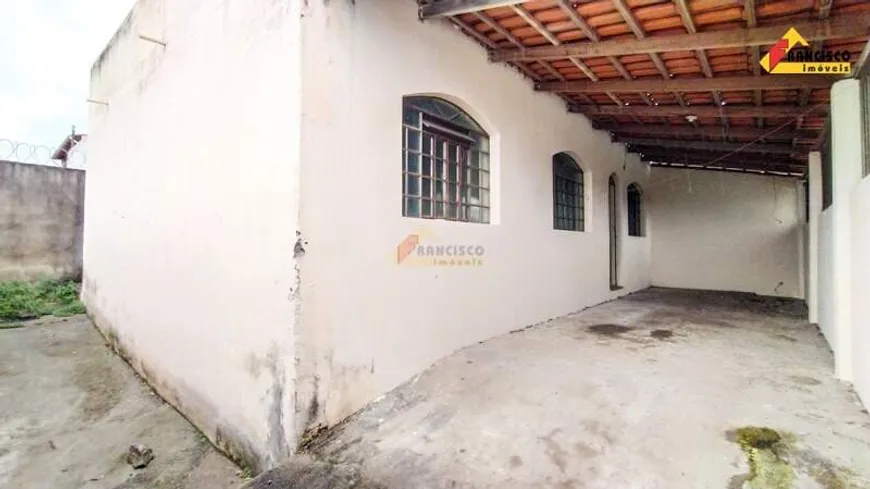 Foto 1 de Casa com 3 Quartos à venda, 60m² em Santa Rosa, Divinópolis