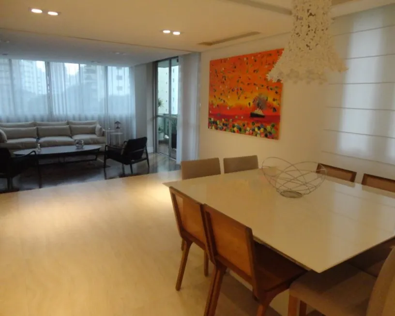 Foto 1 de Apartamento com 4 Quartos à venda, 240m² em Higienópolis, São Paulo