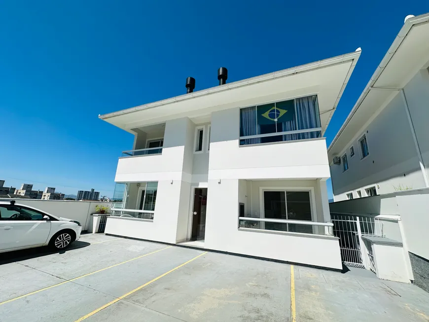 Foto 1 de Apartamento com 1 Quarto à venda, 59m² em São Sebastião, Palhoça