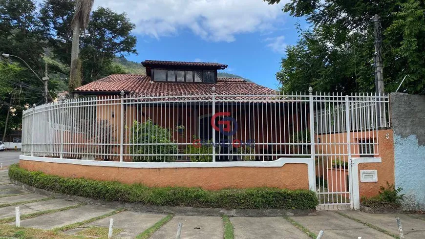 Foto 1 de Casa com 4 Quartos à venda, 202m² em Charitas, Niterói