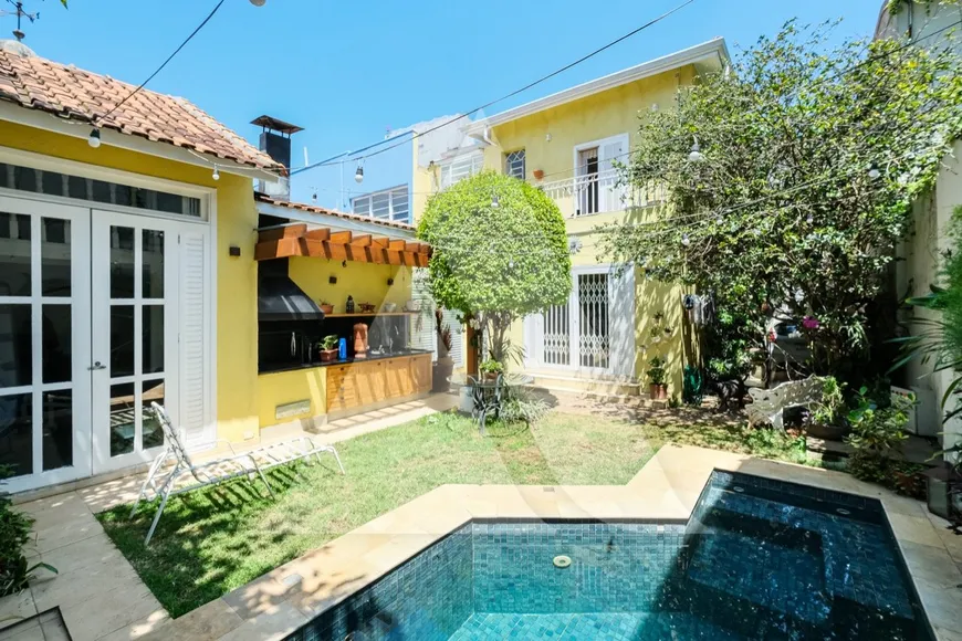 Foto 1 de Casa com 3 Quartos à venda, 180m² em Vila Nova Conceição, São Paulo