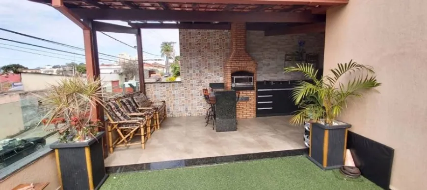Foto 1 de Casa com 3 Quartos à venda, 180m² em Planalto, Belo Horizonte