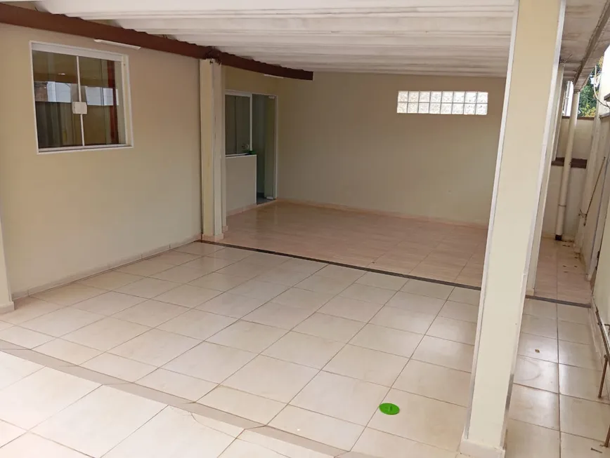 Foto 1 de Casa com 2 Quartos à venda, 120m² em Vila Martina, Valinhos