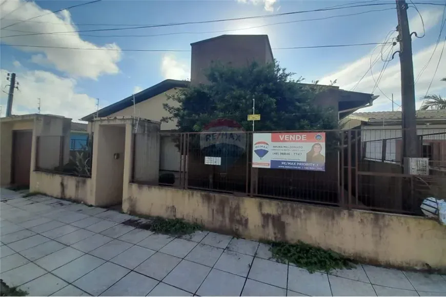 Foto 1 de Casa com 4 Quartos à venda, 141m² em Urussanguinha, Araranguá