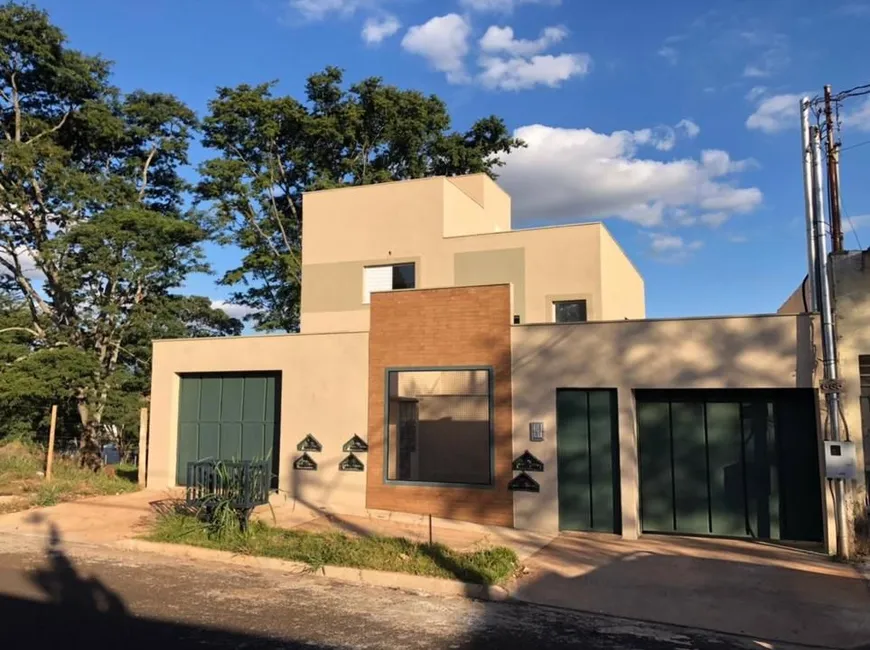 Foto 1 de Casa de Condomínio com 2 Quartos à venda, 68m² em Cidade Jardim, Uberlândia