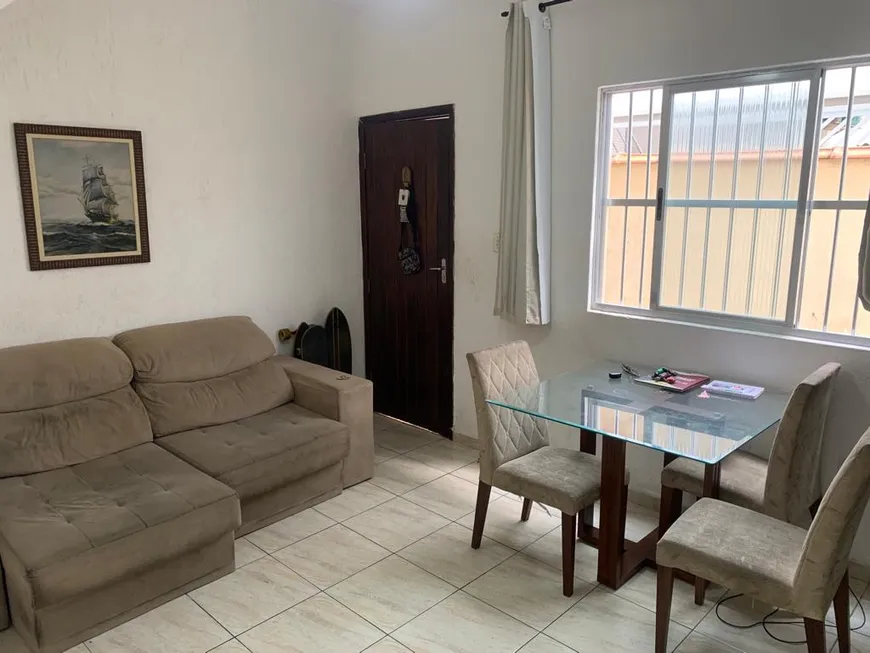 Foto 1 de Casa com 2 Quartos à venda, 49m² em Vila Voturua, São Vicente