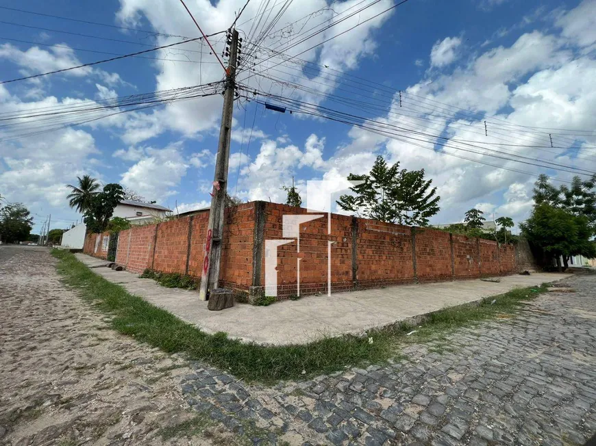 Foto 1 de Lote/Terreno à venda, 600m² em Ininga, Teresina