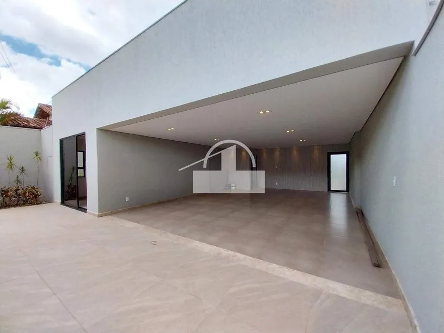 Foto 1 de Casa com 4 Quartos à venda, 250m² em Jardim Arizona, Sete Lagoas