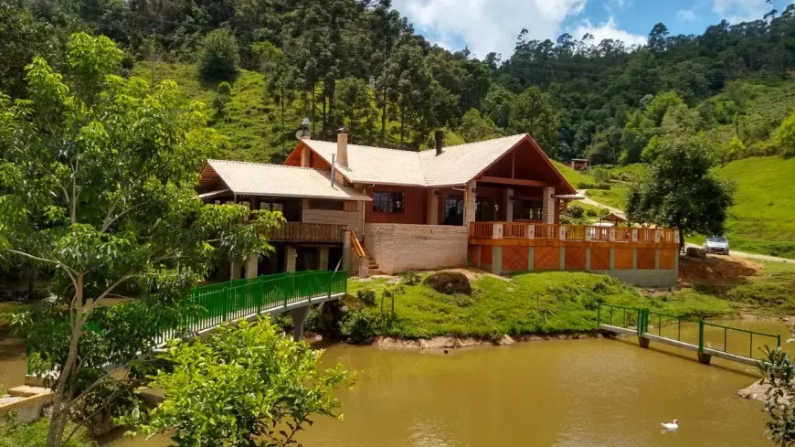 Foto 1 de Fazenda/Sítio com 6 Quartos à venda, 18m² em Barra Clara, Angelina