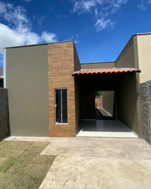 Foto 1 de Casa com 2 Quartos à venda, 140m² em Parque Ipe, Feira de Santana