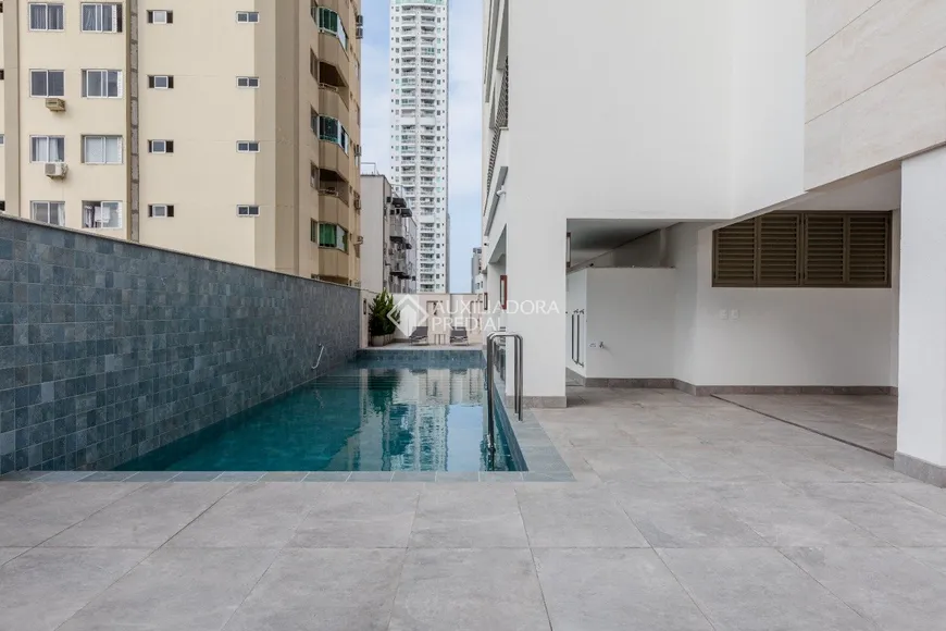 Foto 1 de Apartamento com 3 Quartos à venda, 118m² em Centro, Balneário Camboriú