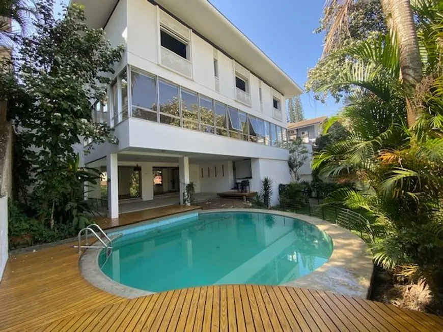 Foto 1 de Casa com 4 Quartos à venda, 540m² em Jardim Guedala, São Paulo