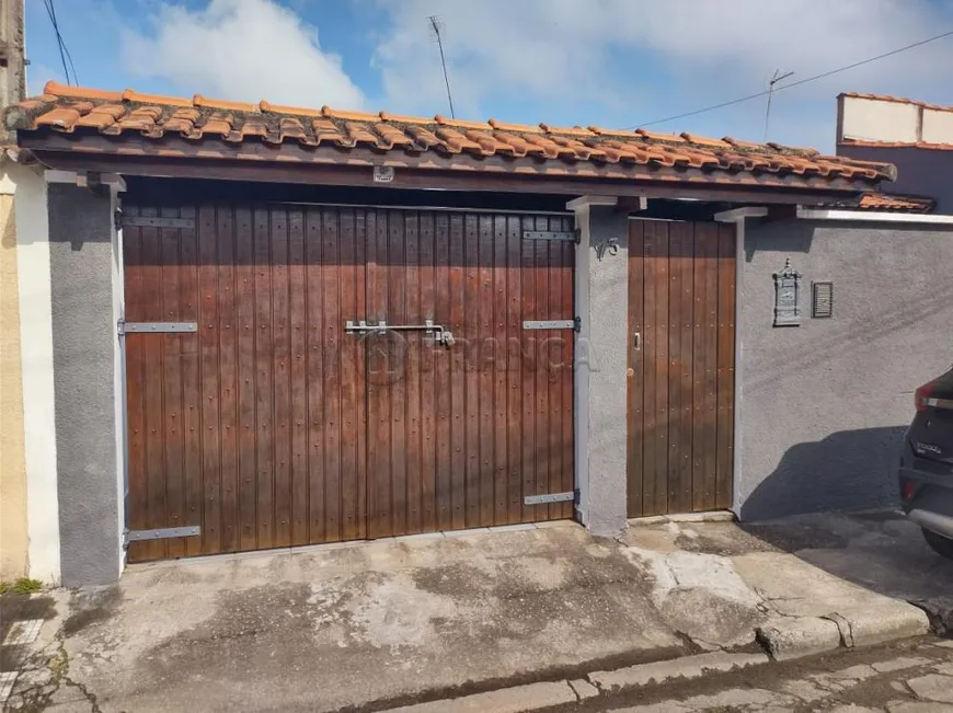 Foto 1 de Casa com 3 Quartos à venda, 169m² em Jardim Emília, Jacareí