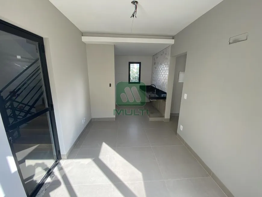 Foto 1 de Apartamento com 2 Quartos para alugar, 55m² em Umuarama, Uberlândia