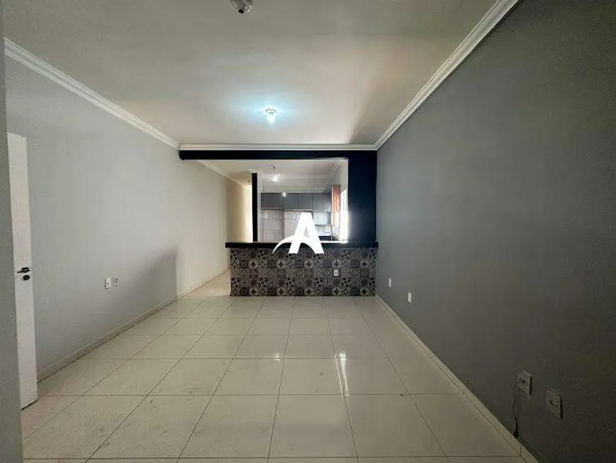 Foto 1 de Casa com 2 Quartos à venda, 65m² em Novo Mundo, Uberlândia