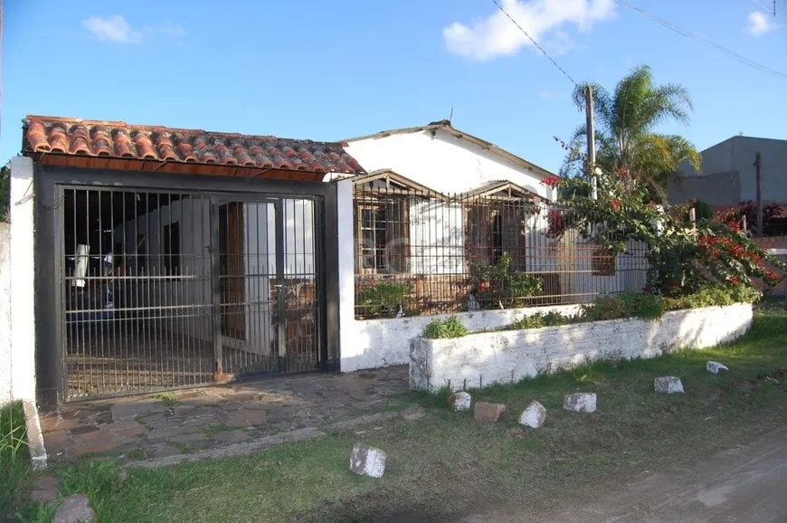 Foto 1 de Casa com 2 Quartos à venda, 94m² em Ponta Grossa, Porto Alegre