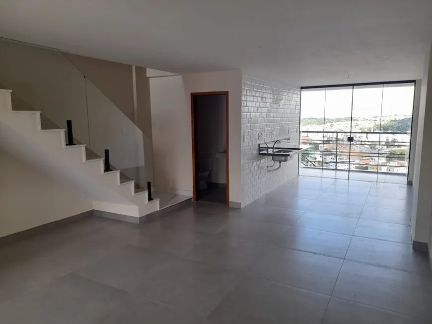 Foto 1 de Casa de Condomínio com 3 Quartos à venda, 150m² em São Pedro, Juiz de Fora